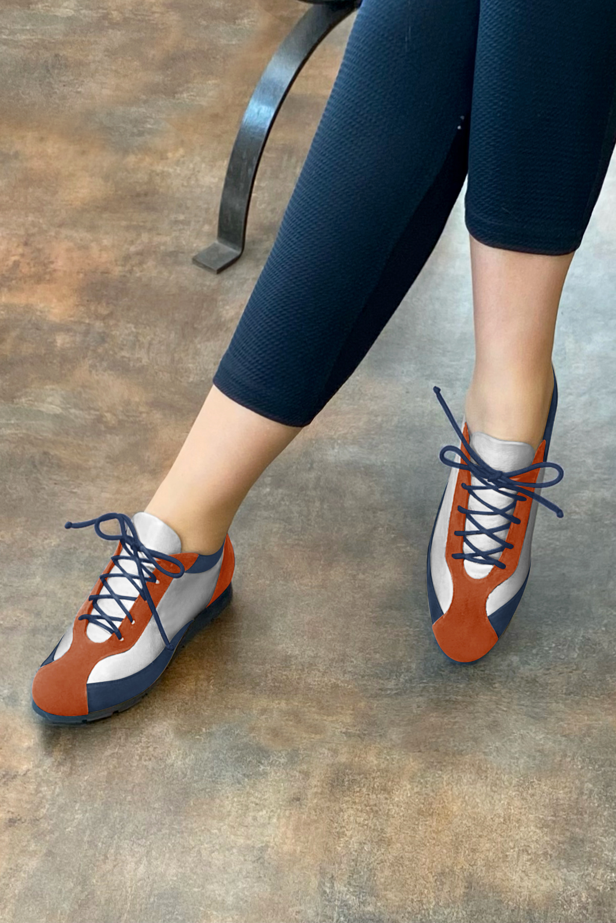 Terracotta orange, light silver and navy blue women's elegant sneakers. Round toe. Flat rubber soles. Worn view - Florence KOOIJMAN